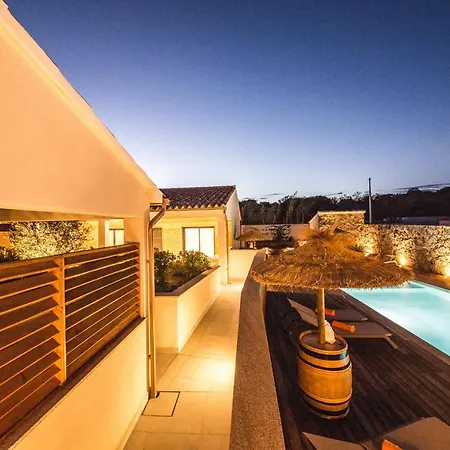 Petra D'oro - Rondinara Holiday home *